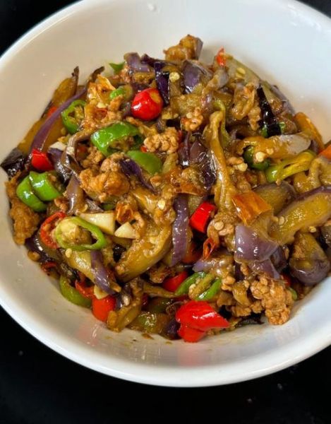 茄子烧肉怎么做_茄子烧肉的家常做法