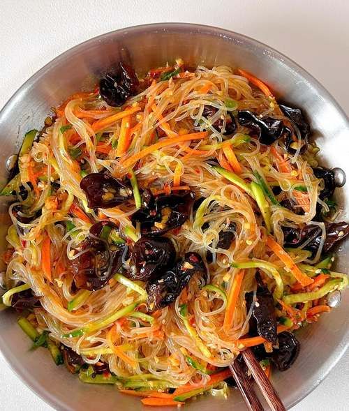 凉拌粉丝怎么做_凉拌粉丝的家常做法