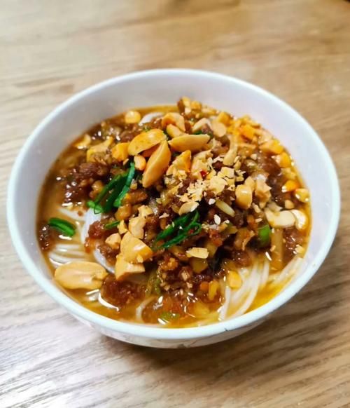 担担面怎么做才正宗_正宗担担面调料配方