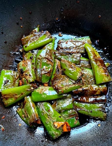 虎皮辣椒怎么做_虎皮辣椒的家常做法