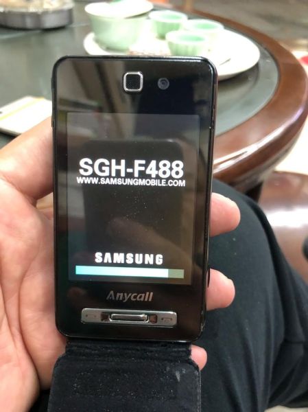 电容屏手机失灵怎么办_电容屏和电阻屏哪个好