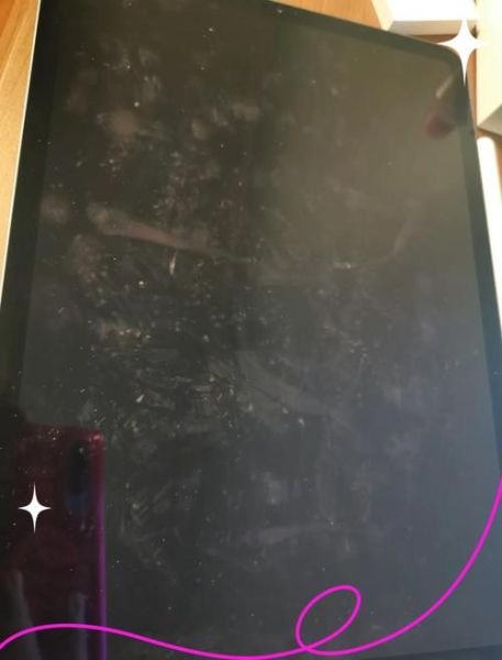 手机屏幕裸奔一年会怎么样_裸屏使用一年后划痕多吗