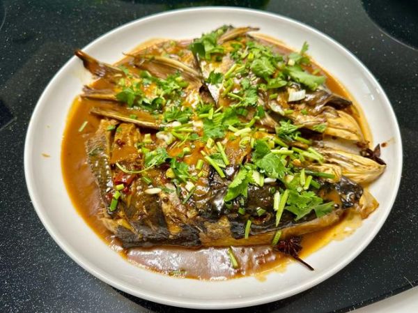 红烧鱼头怎么做_红烧鱼头家常做法