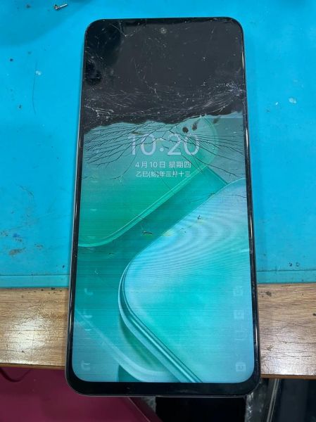 手机屏幕碎了怎么办_换屏价格一般多少