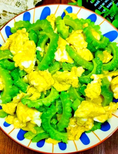 鸡蛋炒苦瓜怎么做不苦_苦瓜炒蛋要不要焯水