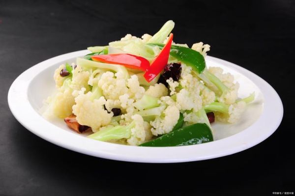 凉拌花菜怎么做好吃_凉拌花菜需要焯水吗