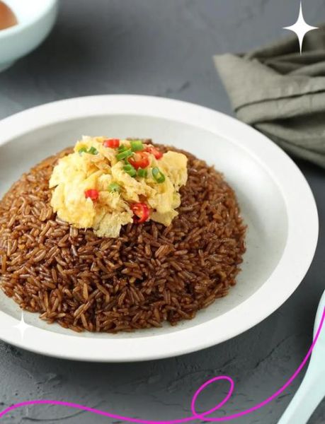 酱油炒饭怎么做才好吃_酱油炒饭的家常做法