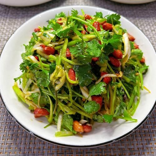 凉拌老虎菜怎么做_老虎菜用哪些调料