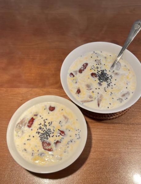 牛奶鸡蛋醪糟汤的做法_醪糟汤加鸡蛋会不会腥 牛奶鸡蛋醪糟汤的做法_醪糟汤加鸡蛋会不会腥