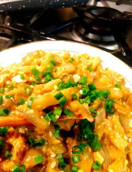 咸蛋黄茄子怎么做_咸蛋黄茄子为什么先炸后炒