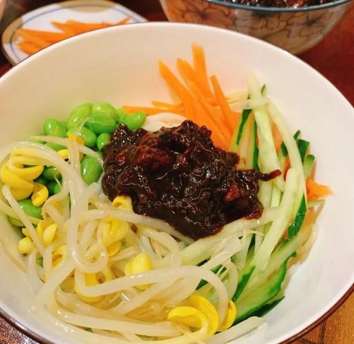 北京炸酱面最正宗做法_老北京炸酱面怎么做才地道