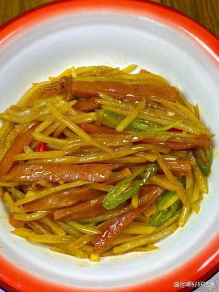土豆炒火腿肠怎么做_火腿肠炒土豆先放哪个