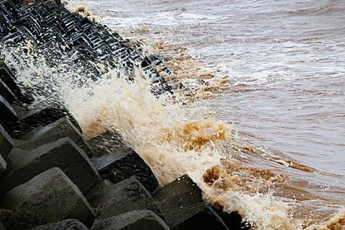 浊浪排空是什么意思_浊浪排空的出处与用法