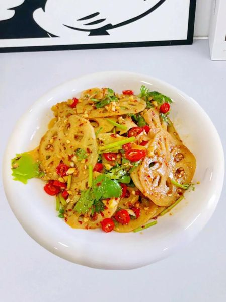 凉拌藕片怎么做才脆_凉拌藕片要不要焯水