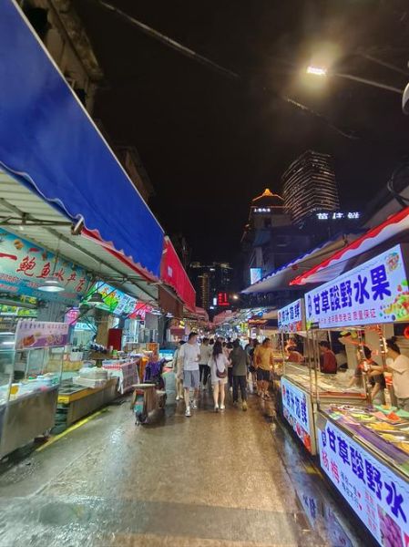 夜晚热闹的地方有哪些_夜晚热闹词语有哪些