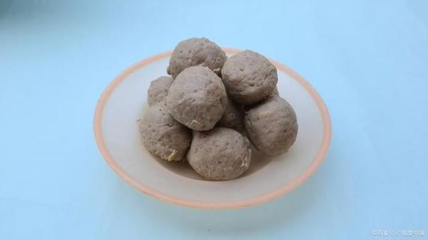 清汆丸子怎么做_清汆丸子家常做法