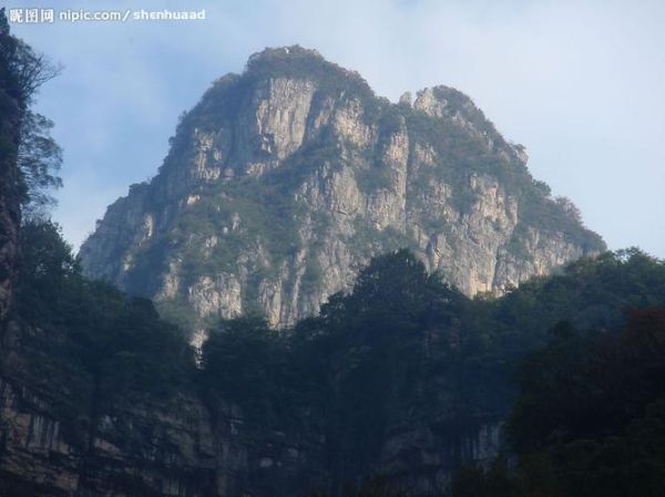 伟岸是什么意思_伟岸形容人还是景物