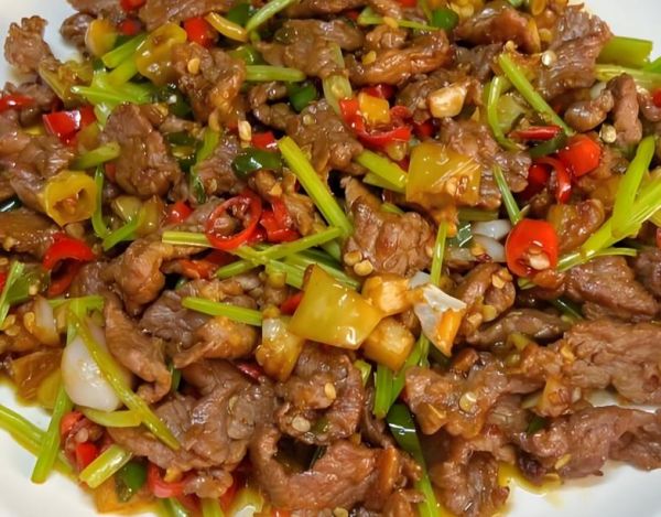 泡椒牛肉怎么做_泡椒牛肉的家常做法