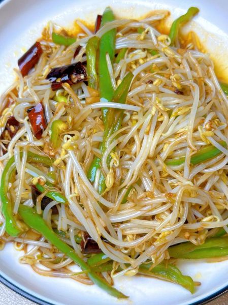 豆芽怎么炒好吃_豆芽焯水几分钟才脆