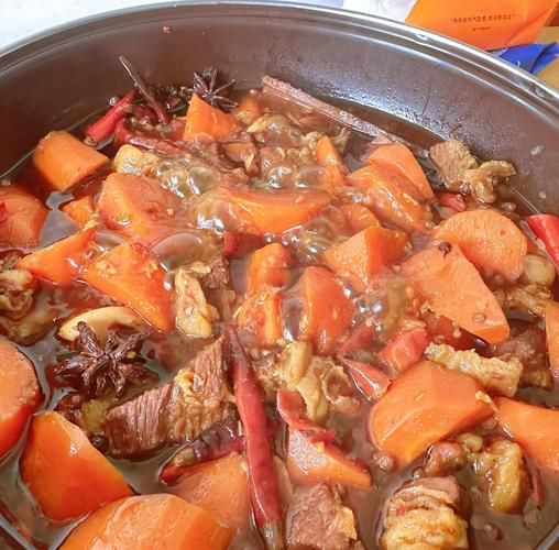 牛腩炖胡萝卜怎么做好吃_牛腩炖胡萝卜需要焯水吗