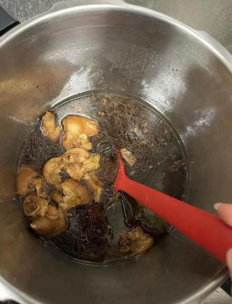 烤猪蹄的做法视频教程_怎样烤猪蹄外酥里嫩