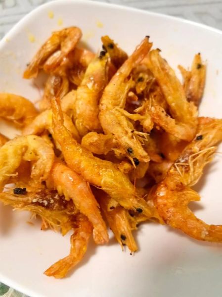 炸小河虾怎么做好吃_小河虾用不用去虾线