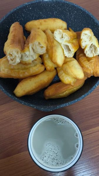 家庭炸油条怎么做_炸油条不硬不软技巧