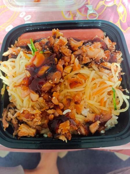 蜜汁烤肉拌饭怎么做_蜜汁烤肉拌饭酱汁比例