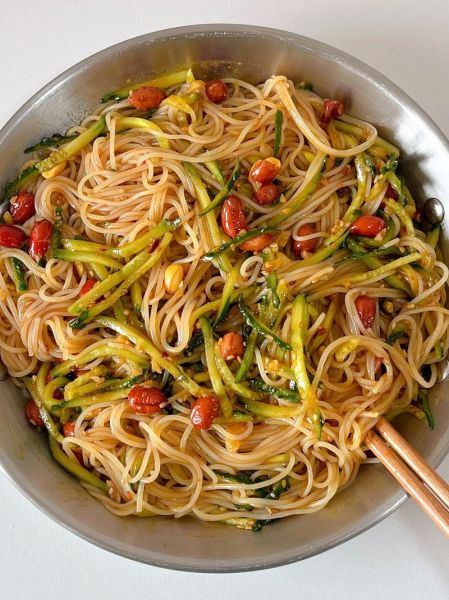 凉拌米粉怎么做_凉拌米粉用什么调料