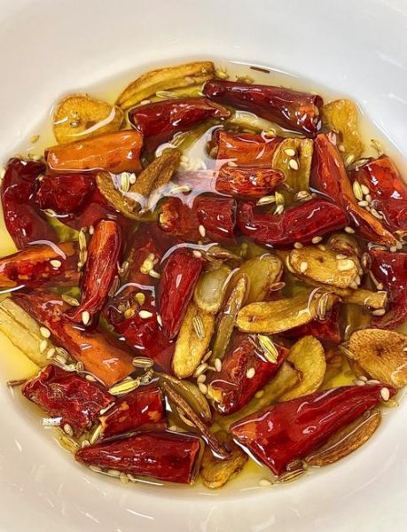 家庭辣椒油怎么做_辣椒油最简单的做法