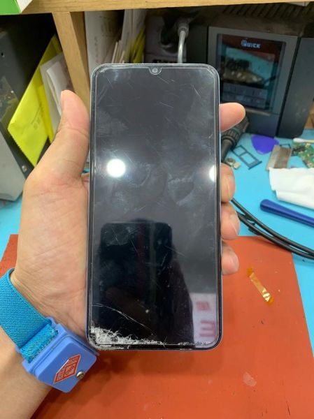 手机屏幕碎了怎么修复_换屏多少钱