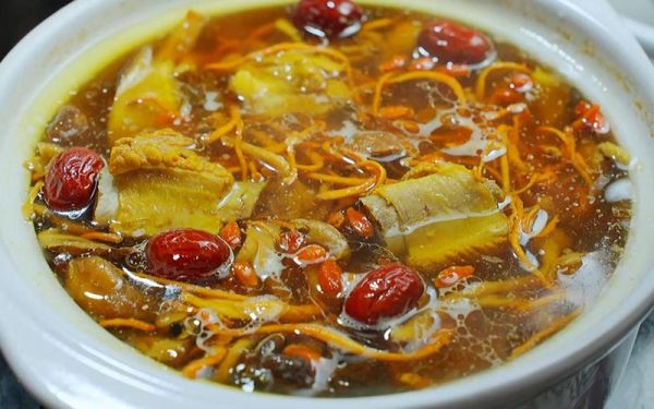 排骨炖蘑菇的家常做法_排骨炖蘑菇怎么做好吃