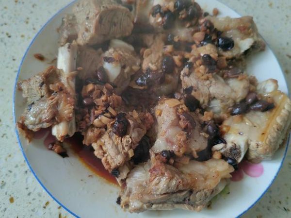 清蒸排骨怎么做_清蒸排骨需要焯水吗