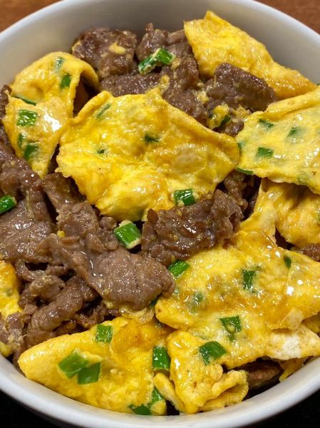 牛肉炒鸡蛋怎么做_牛肉炒鸡蛋先炒哪个