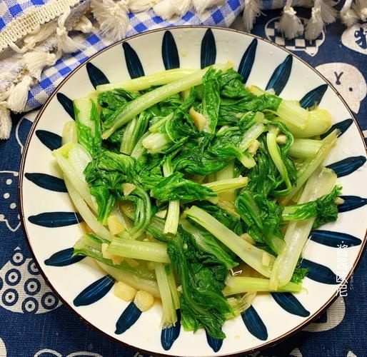 小白菜怎么炒好吃_家常小白菜做法步骤