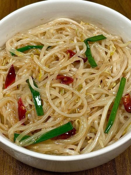 豆芽怎么炒才好吃_豆芽焯水几分钟