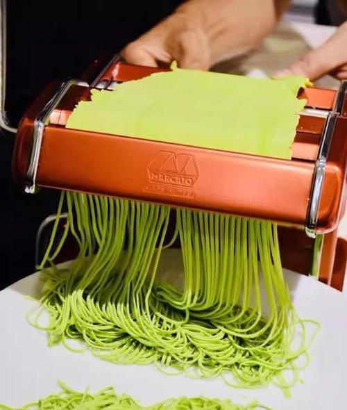 手工面条怎么做_手工面条和机器面的区别