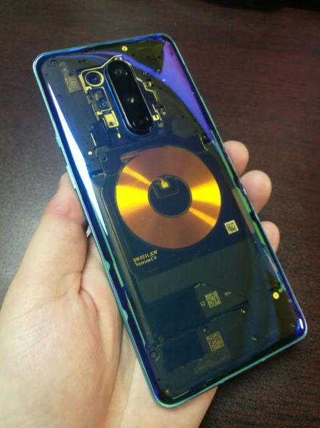 透明手机多少钱一台_透明手机价格贵吗