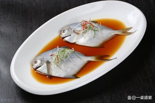 清蒸鲳鱼怎么做才鲜嫩_清蒸鲳鱼的家常做法