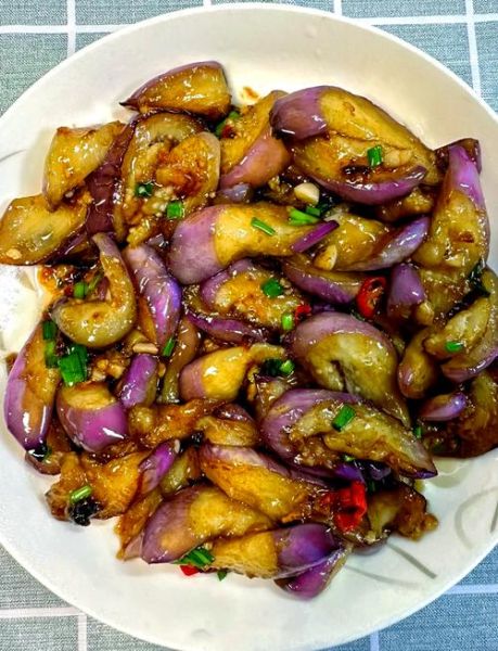 茄子怎么炒好吃_家常茄子做法