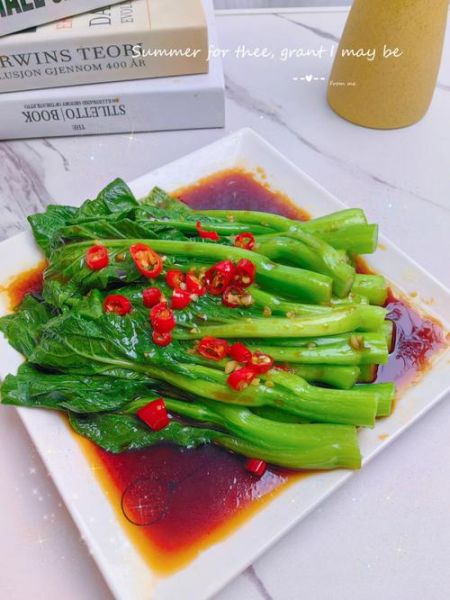 青菜怎么炒好吃_青菜焯水几分钟才绿