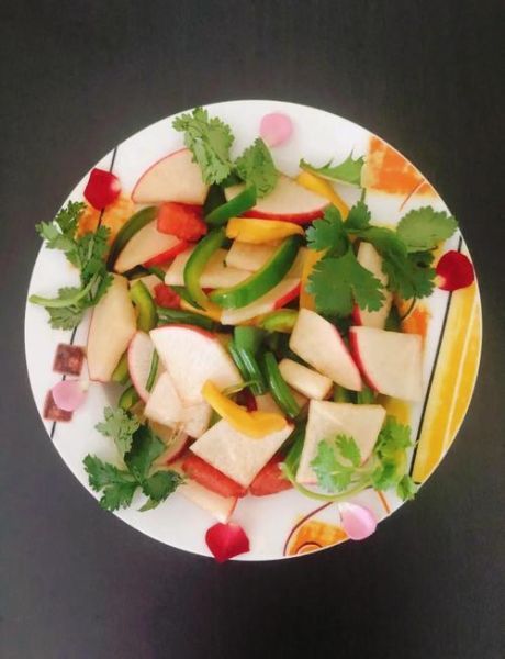 凉拌萝卜片怎么做_萝卜片要不要焯水