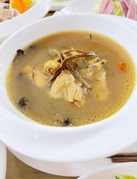 松茸鸡汤怎么炖好喝_松茸鸡汤的做法步骤