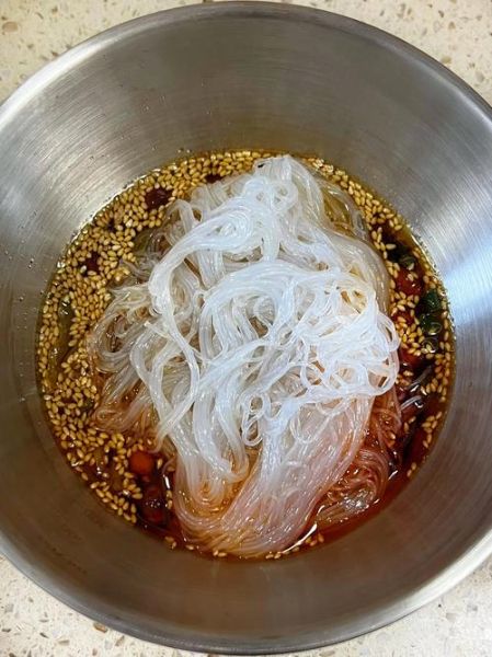 凉拌粉条怎么做好吃_家常凉拌粉条的做法