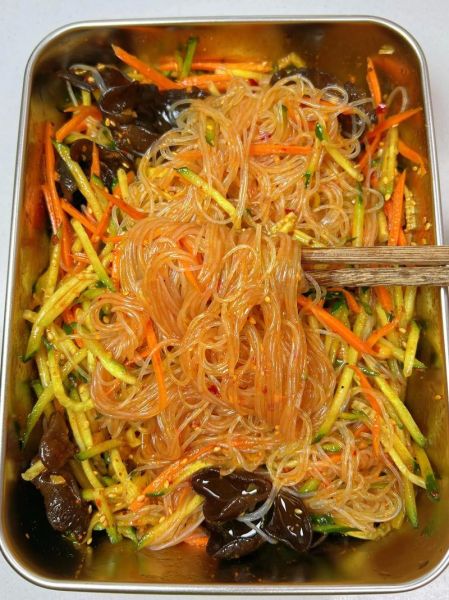 凉拌粉条怎么做好吃_家常凉拌粉条的做法