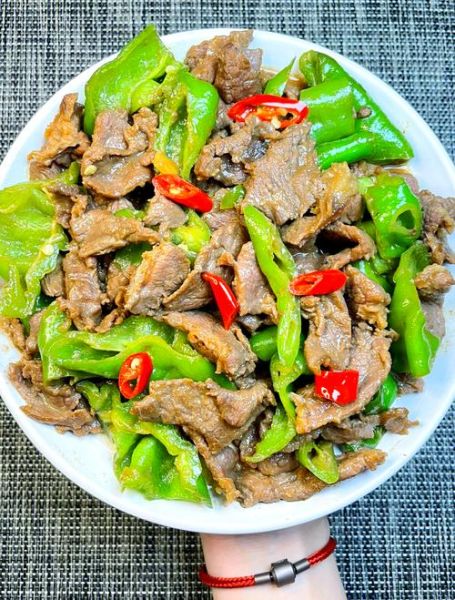 爆炒牛肉片怎么炒才嫩_家常爆炒牛肉片的做法