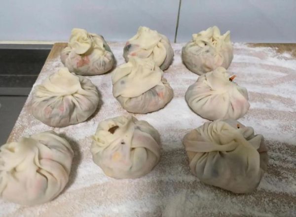 薄皮包子怎么做_薄皮包子蒸多久才熟