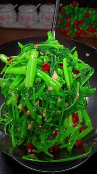空心菜怎么炒才好吃_空心菜要不要焯水