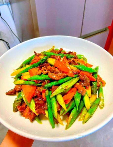 芦笋怎么炒好吃_芦笋焯水几分钟才脆