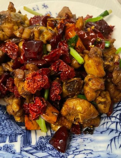 辣子鸡怎么做才够香辣_辣子鸡的家常做法简单